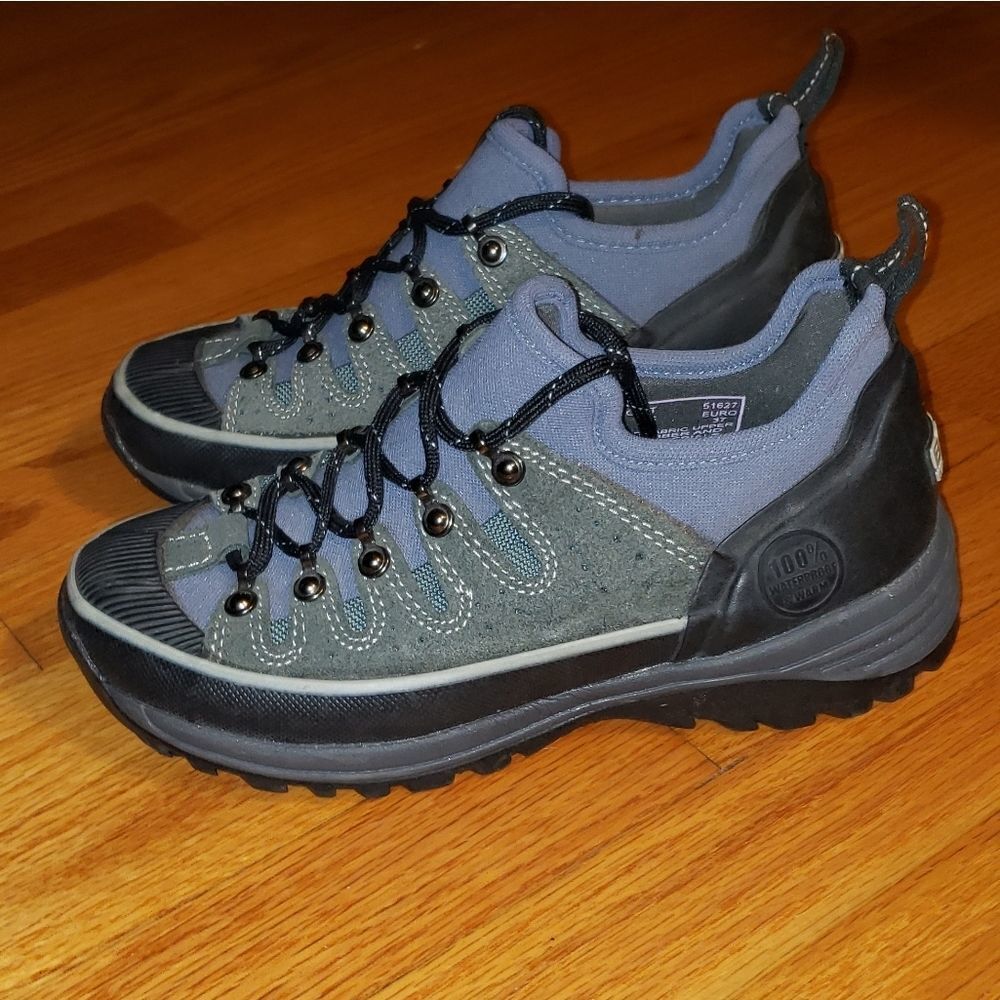 Bogs waterproof hiking Sneakers - Picture 3 of 8